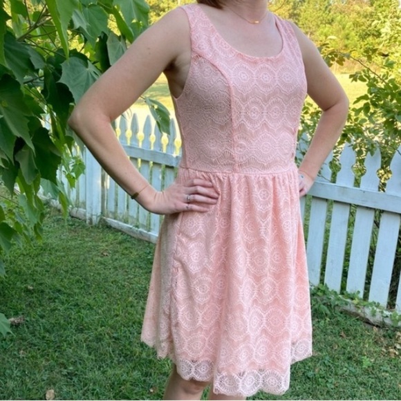 Ya Los Angeles Dresses & Skirts - Ya Los Angeles Blush Pink Lace Mini Dress Size Women M